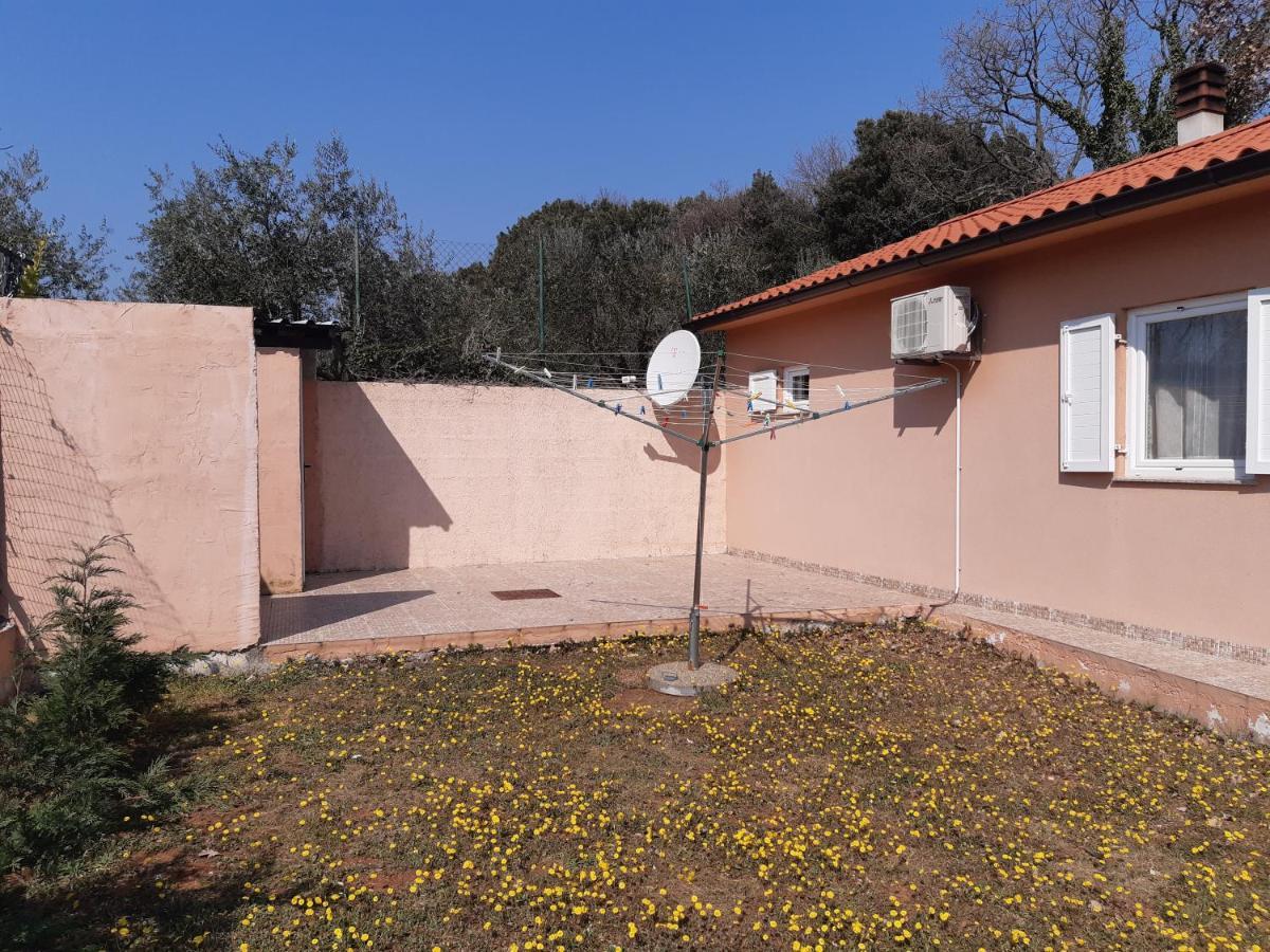 Lave II Cozy House Ližnjan Exterior foto